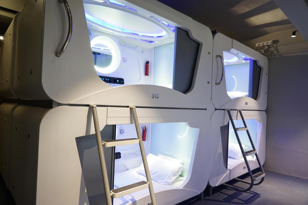 Q Capsule Hotel George Town Kültér fotó