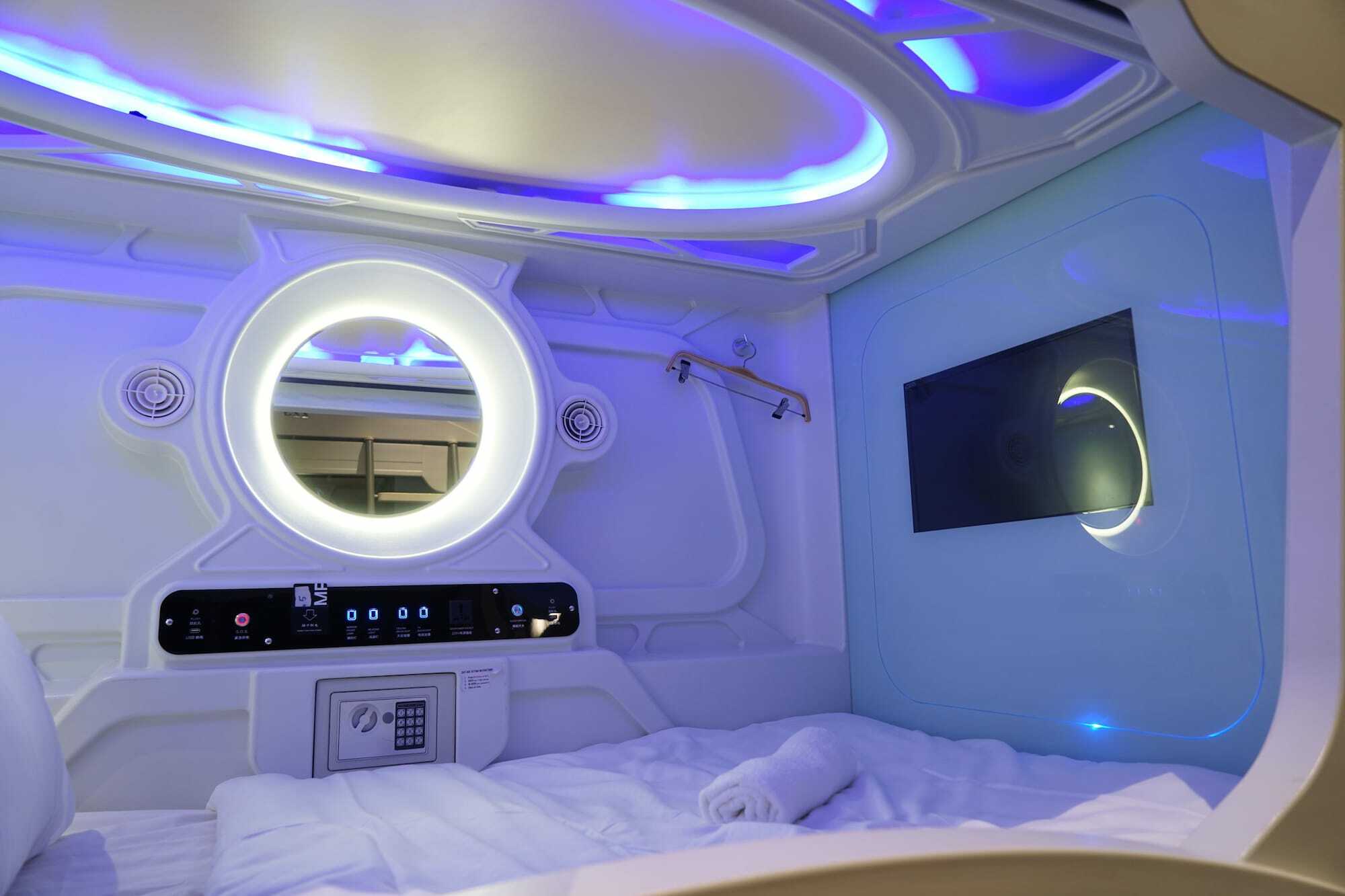 Q Capsule Hotel George Town Kültér fotó